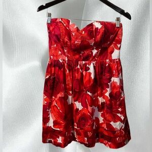 GORGEOUS STRAPLESS SUMMER DRESS! ☀️